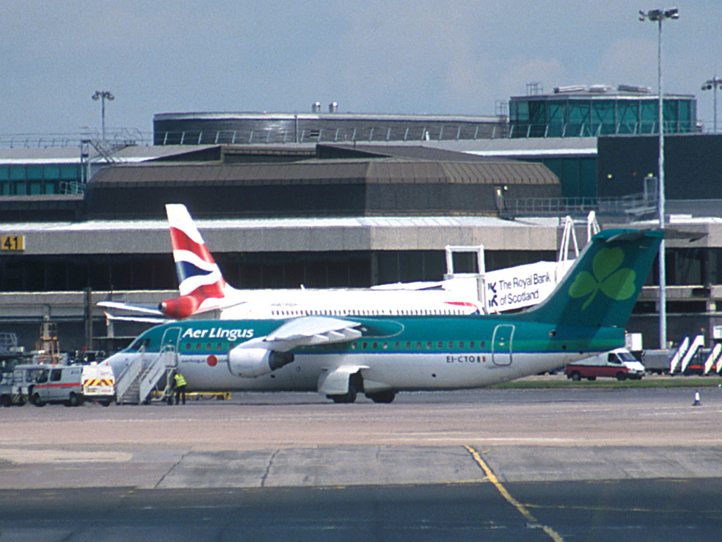 Aer Lingus BAe146-300 - EI-CTO @ MAN (15 May 2003)