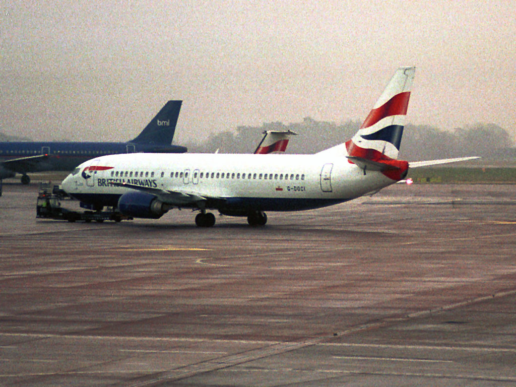 British Airways Boeing 737-436 - G-DOCI @ MAN (19 December 2003)