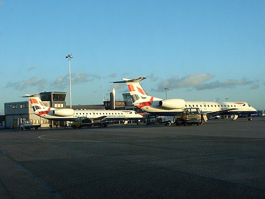Brymon Airways EMB145EP - G-ERJE & G-ERJG @ BRS (6 February 2002)