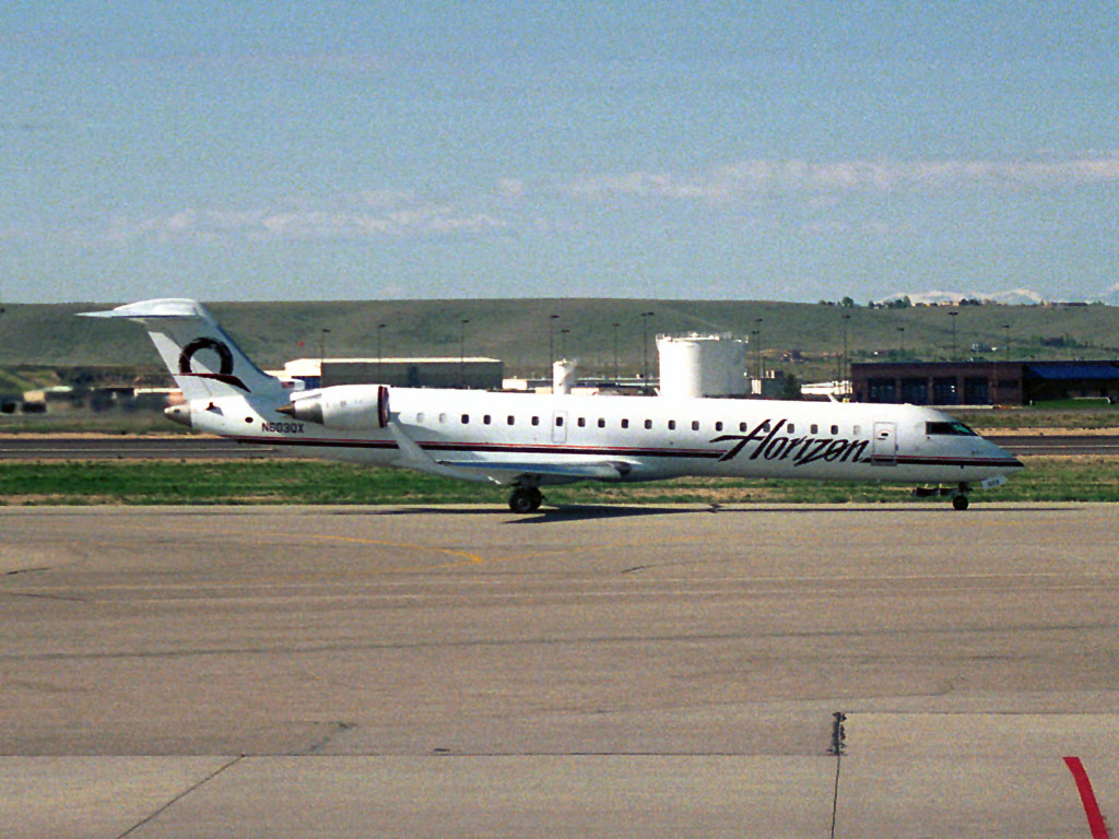2 May 2002 (0955) N603QX Horizon CRJ-700 taxiing in from Runway 10L @ BOI