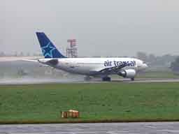 08:33 - Rotate of Air Transat C-GTSH from runway 23