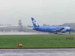 08:27 - C-GZMM rotating in a cloud of spray from runway 05